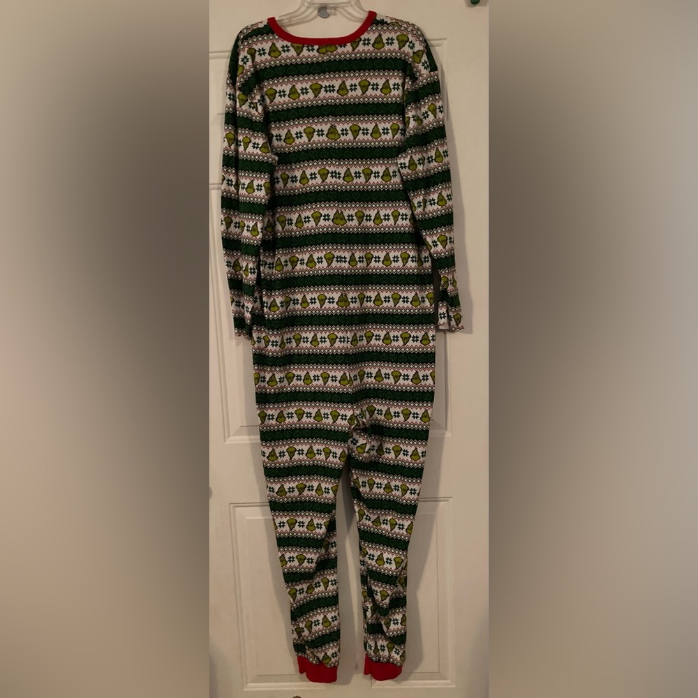 💚♥️💚Dr. Seuss’s The Grinch Christmas Onesie.. a very CUTE mean one💚♥️💚 - Picture 3 of 12